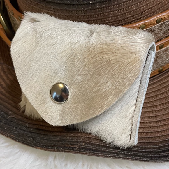 Handcrafted Hair on Hide Genuine Leather Card Holder with Snap Closure - Picture 2 of 6